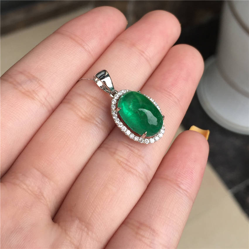 18K白祖母绿吊坠4.73ct