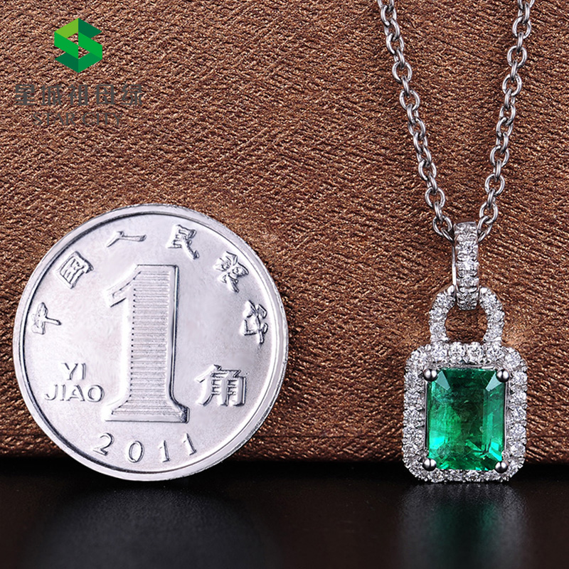 白18K祖母绿钻坠0.898ct