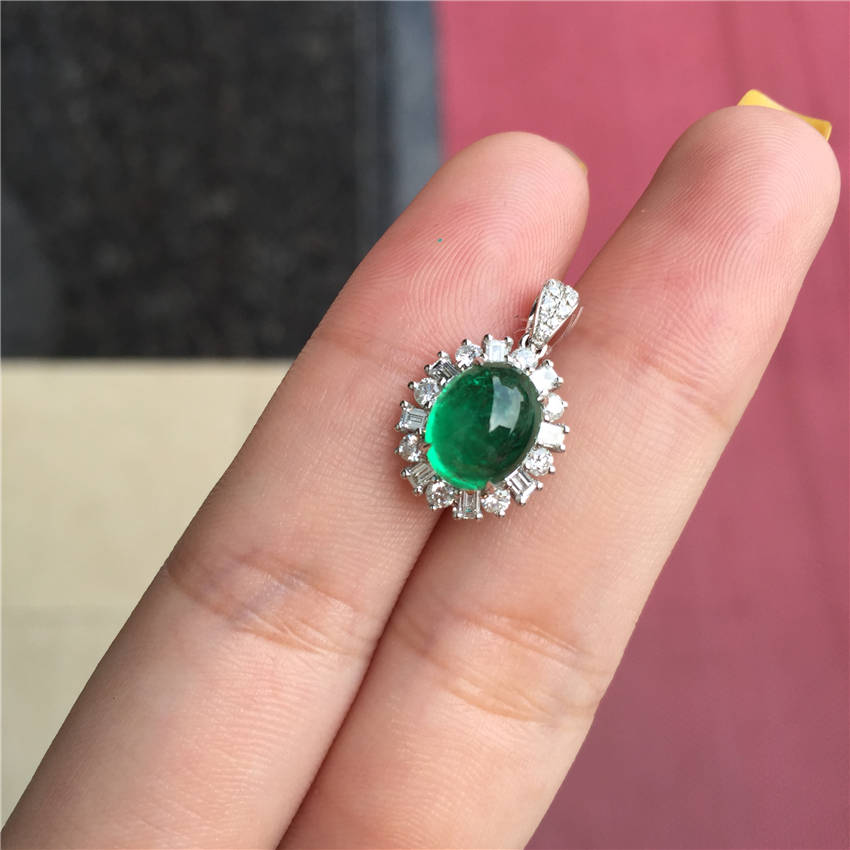白18K金祖母绿钻坠1.22ct