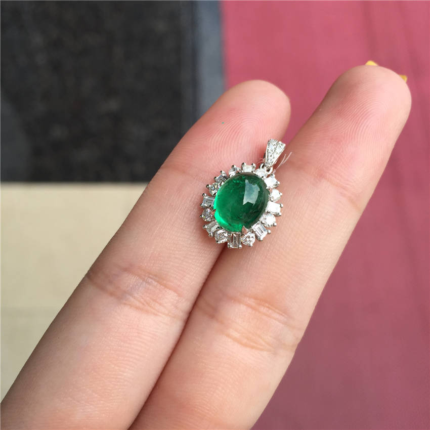 白18K金祖母绿钻坠1.22ct