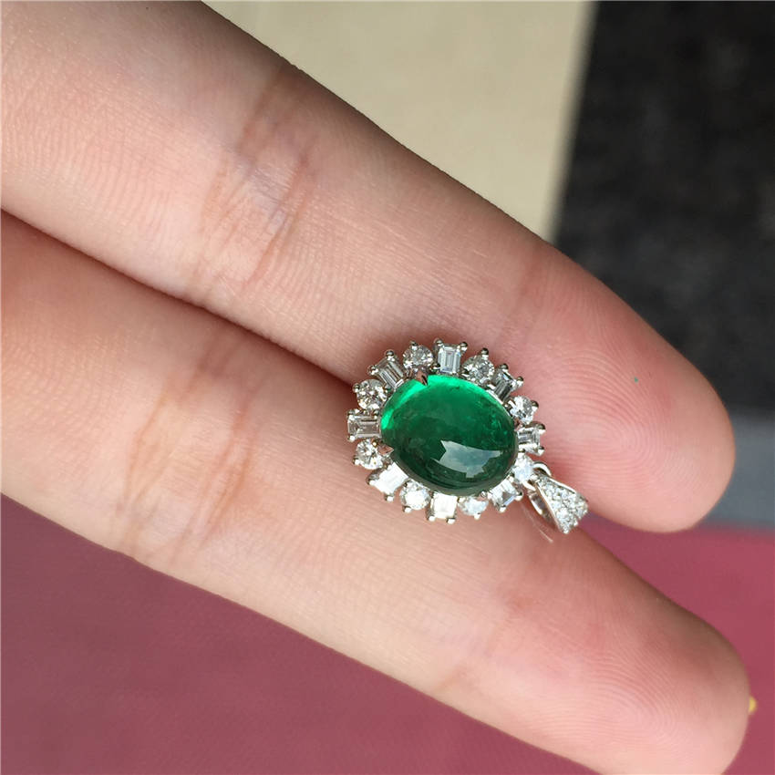 白18K金祖母绿钻坠1.22ct