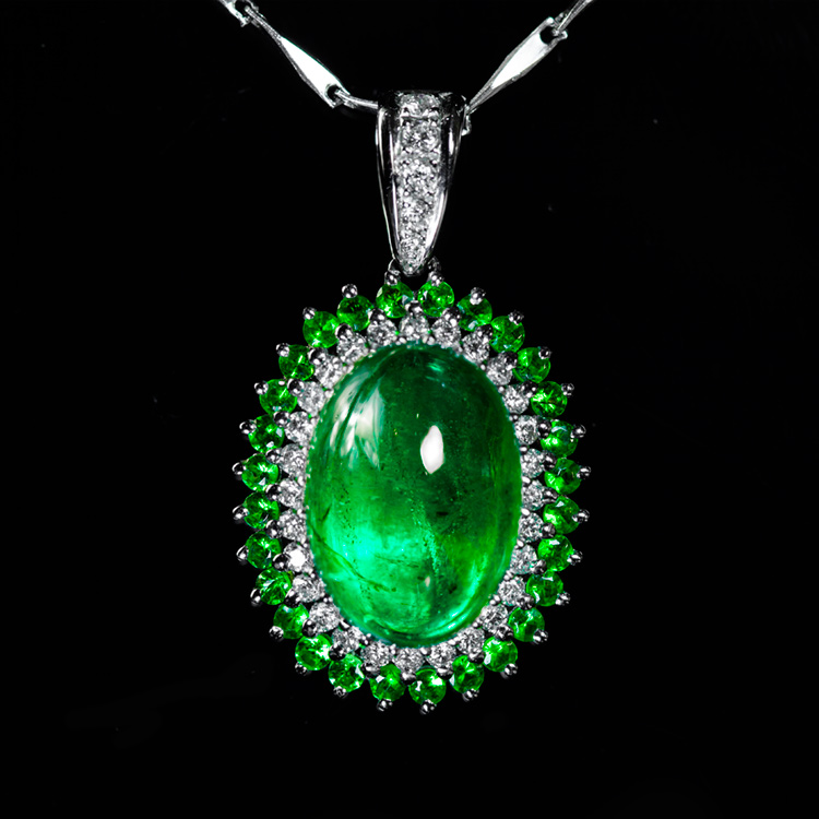 白18K祖母绿钻坠4.488ct