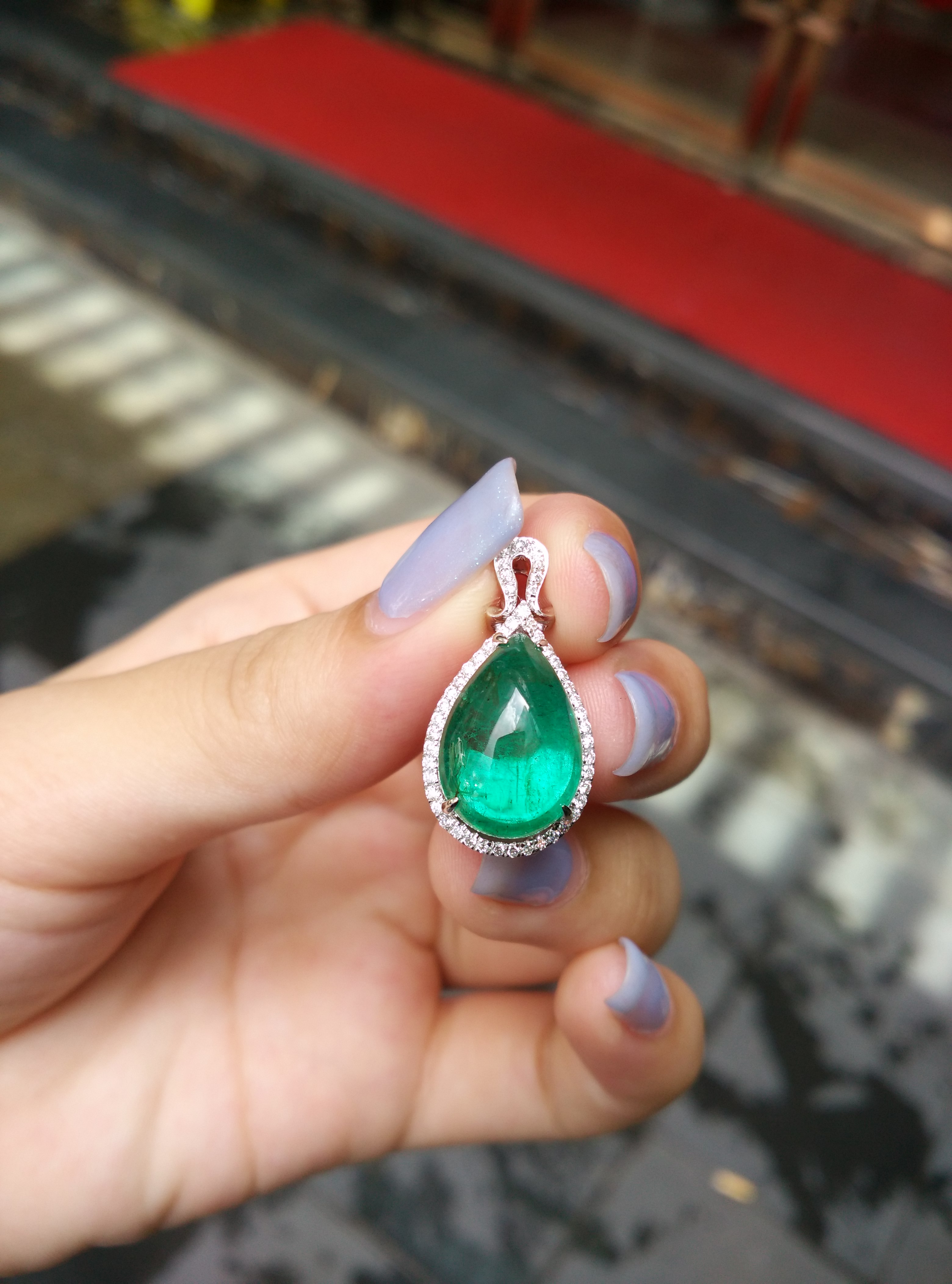 18K白祖母绿吊坠8.33ct