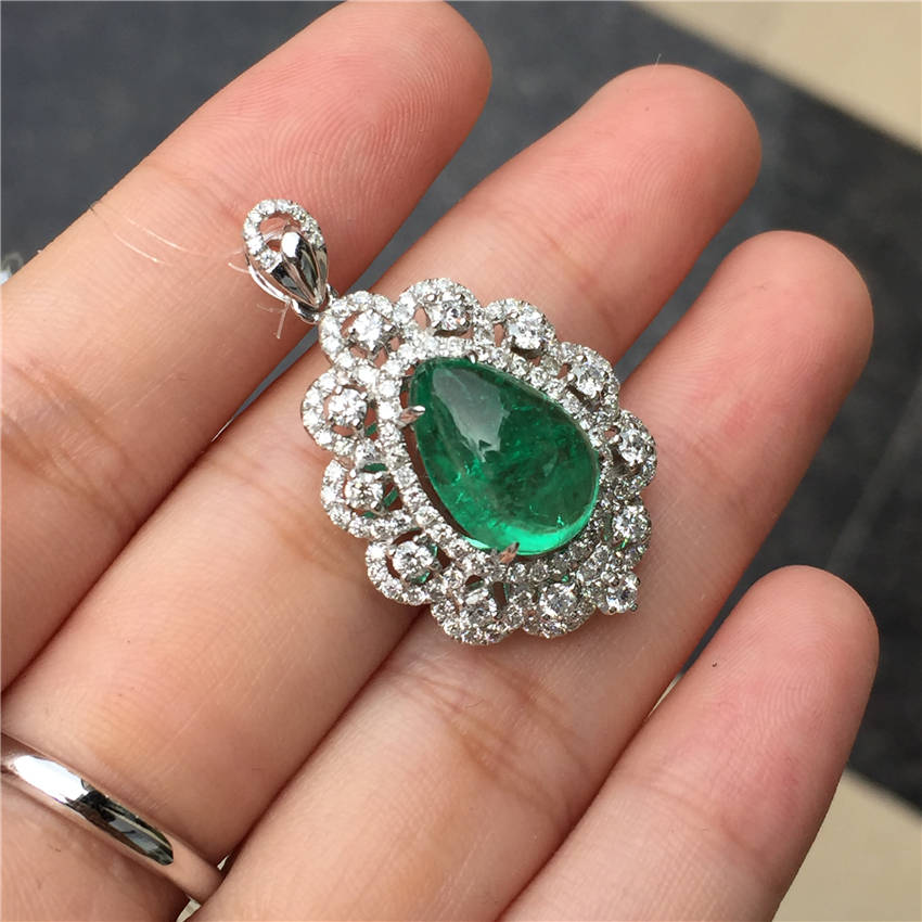 白18K金祖母绿钻坠4.933ct