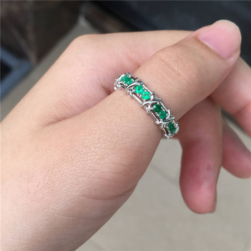 白18K金祖母绿钻戒0.853ct/20p