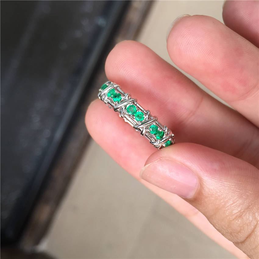 白18K金祖母绿钻戒0.853ct/20p