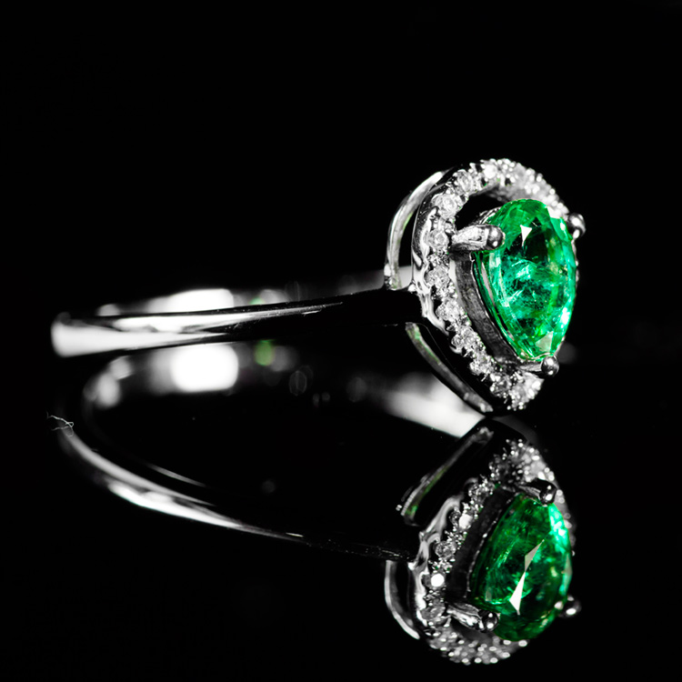 白18K金祖母绿戒指0.37