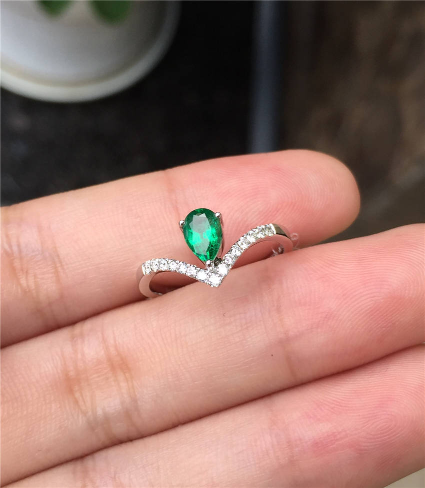 白18K金祖母绿钻戒0.353ct