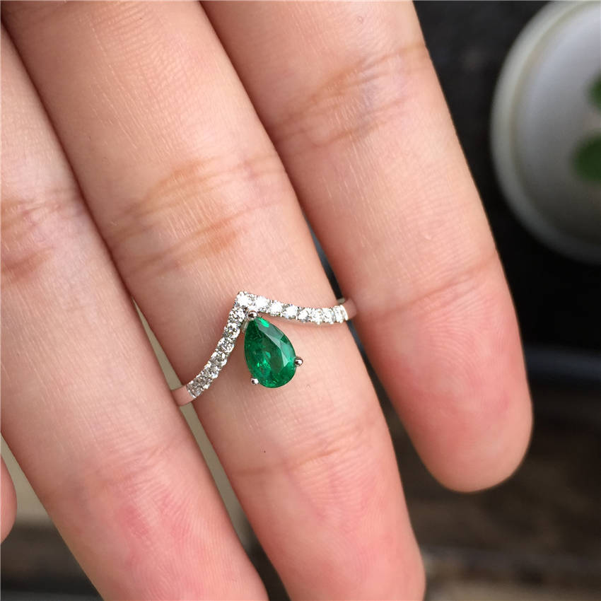 白18K金祖母绿钻戒0.353ct