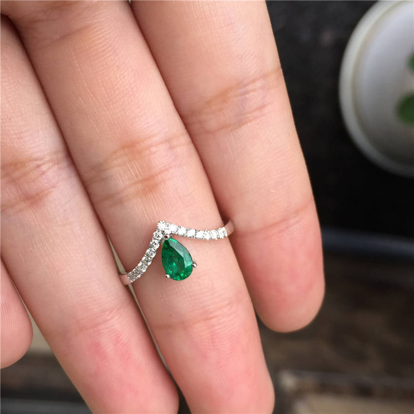 白18K金祖母绿钻戒0.353ct