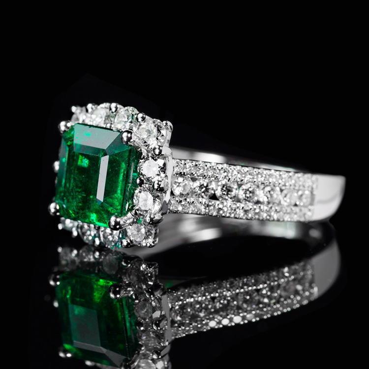 18K白祖母绿戒指 1.697