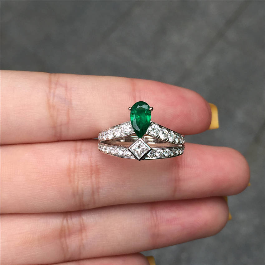 白18K祖母绿钻戒0.706ct