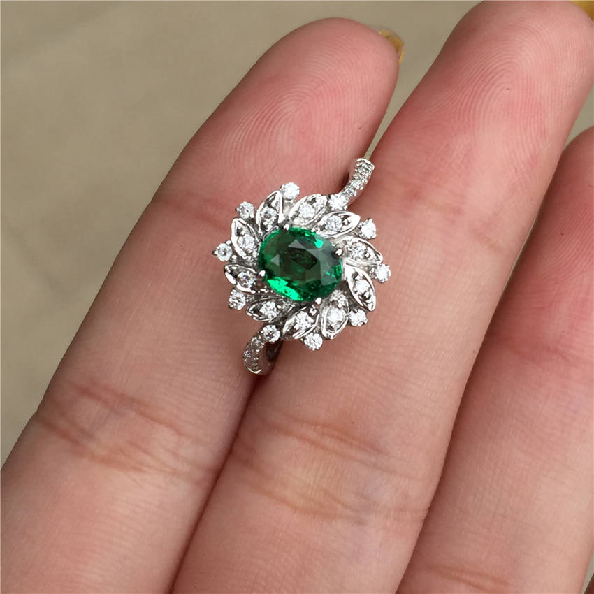 白18K祖母绿钻戒0.684ct