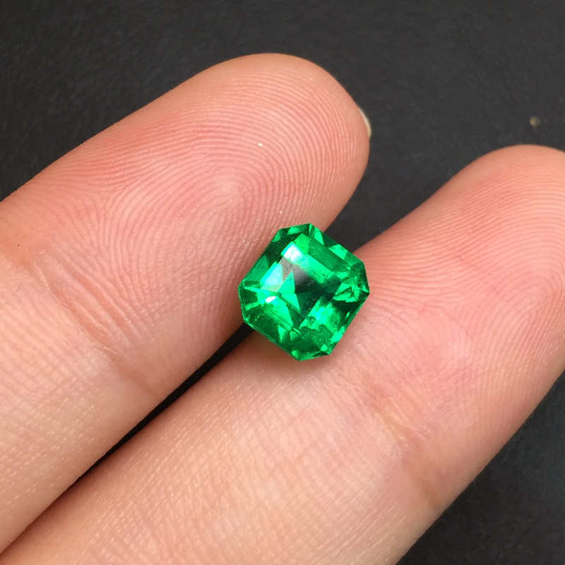 哥伦比亚 祖母绿裸石1.61ct GRS vivid muzo minor