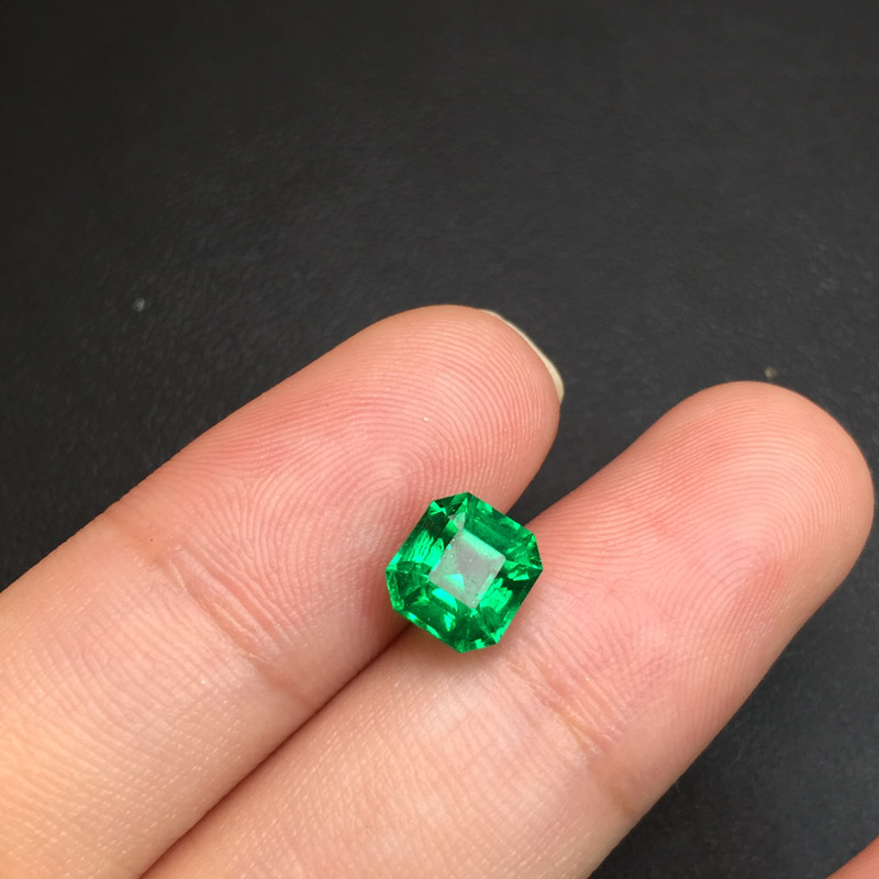 哥伦比亚 祖母绿裸石1.61ct GRS vivid muzo minor