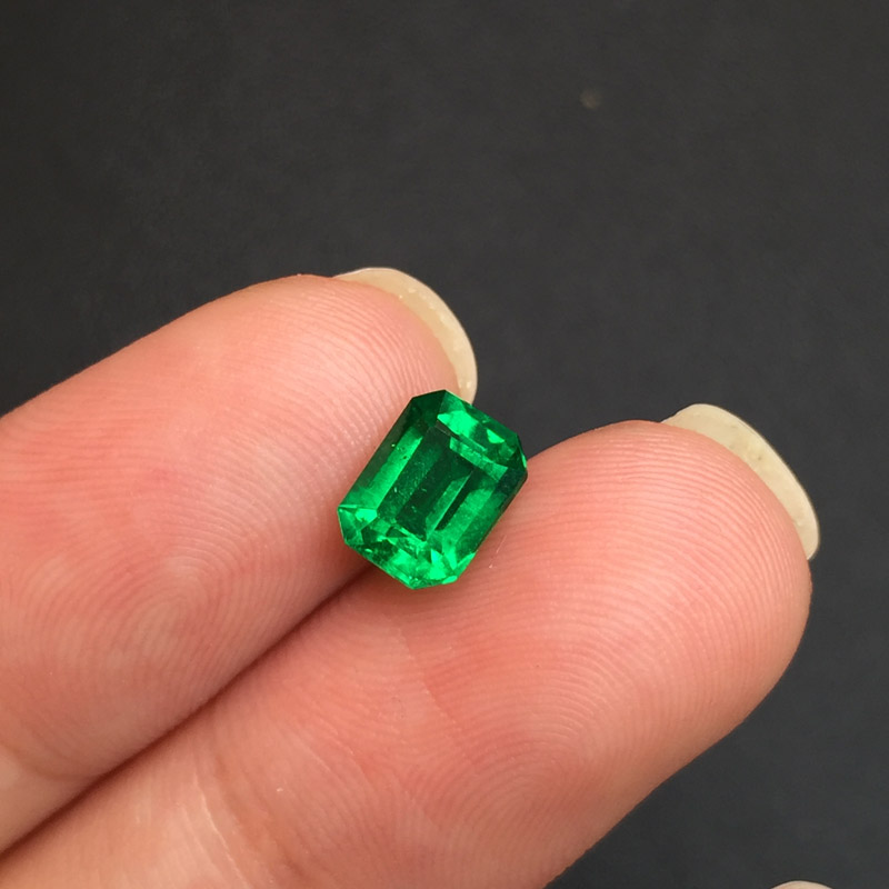 哥伦比亚 祖母绿裸石1.14ct GRS vivid muzo minor to moderate