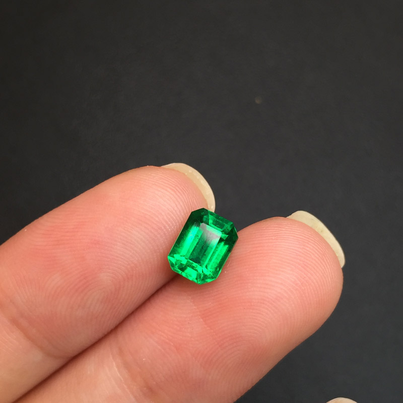 哥伦比亚 祖母绿裸石1.14ct GRS vivid muzo minor to moderate