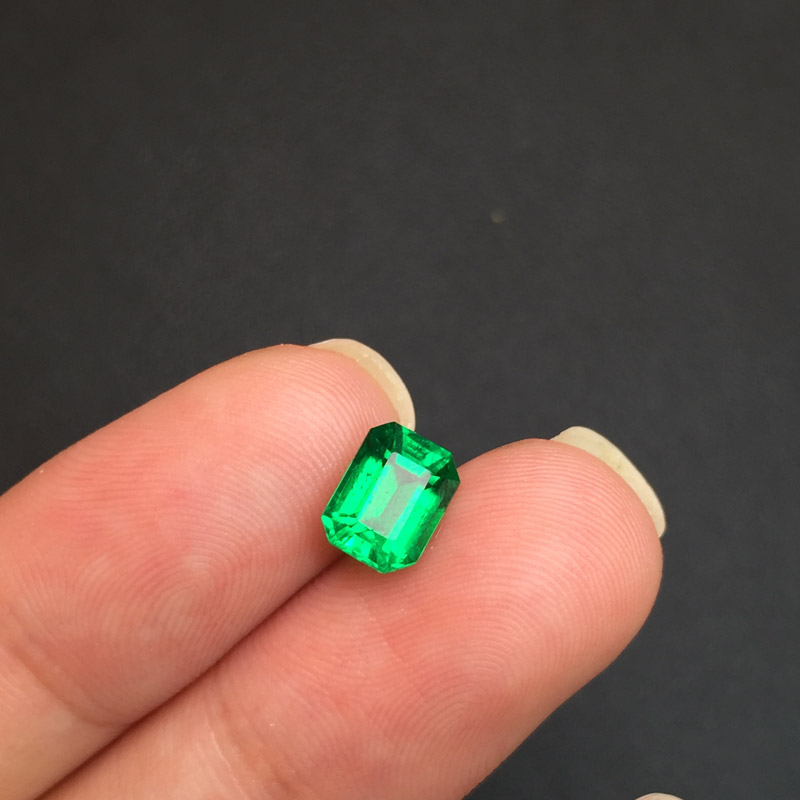 哥伦比亚 祖母绿裸石1.14ct GRS vivid muzo minor to moderate