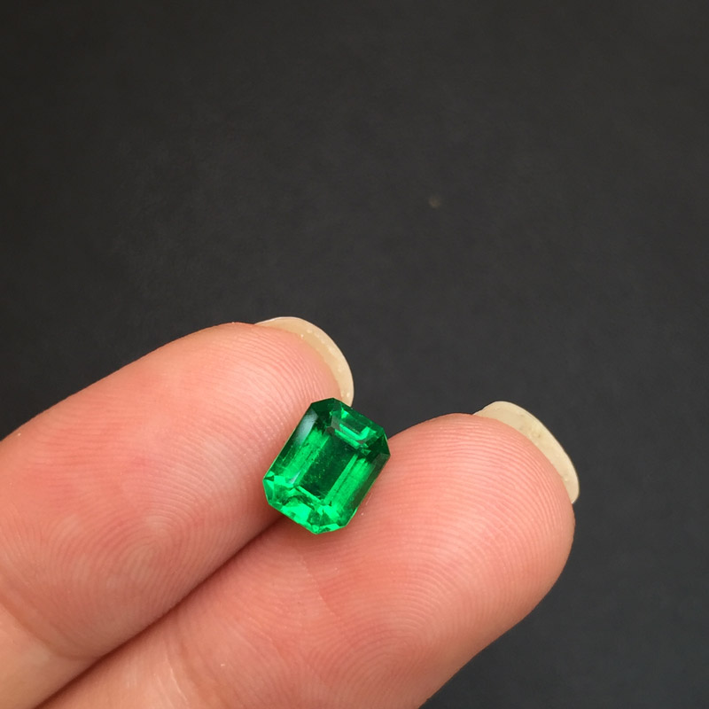 哥伦比亚 祖母绿裸石1.14ct GRS vivid muzo minor to moderate