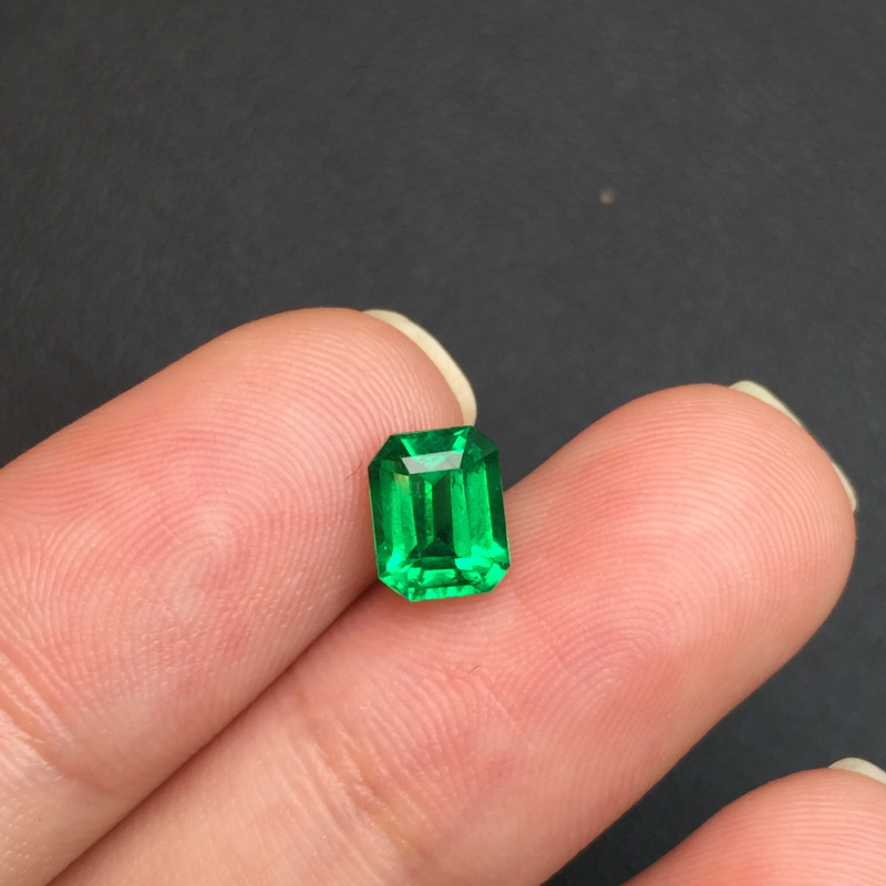 哥伦比亚 祖母绿裸石1.02ct GRS vivid muzo minor to moderate