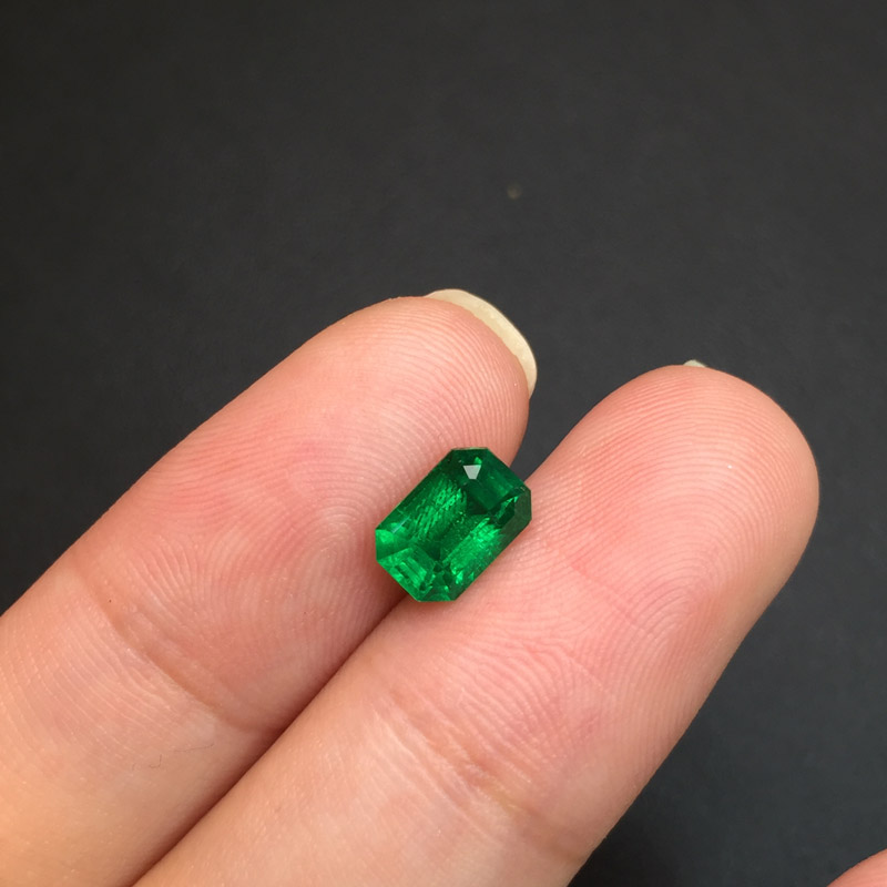 哥伦比亚 祖母绿裸石1.15ct GRS vivid muzo minor