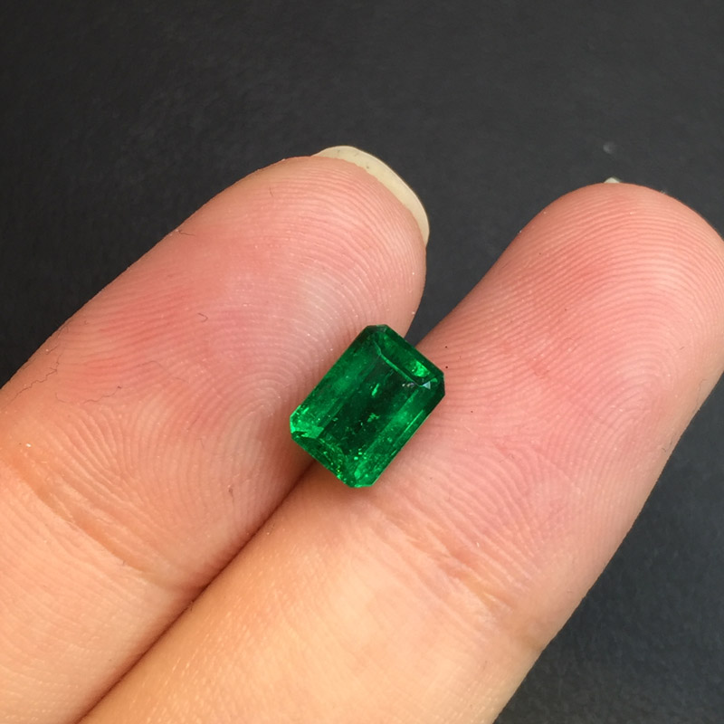 哥伦比亚 祖母绿裸石1ct GRS vivid green Minor