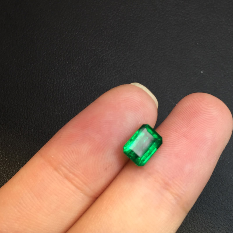 哥伦比亚 祖母绿裸石1ct GRS vivid green Minor