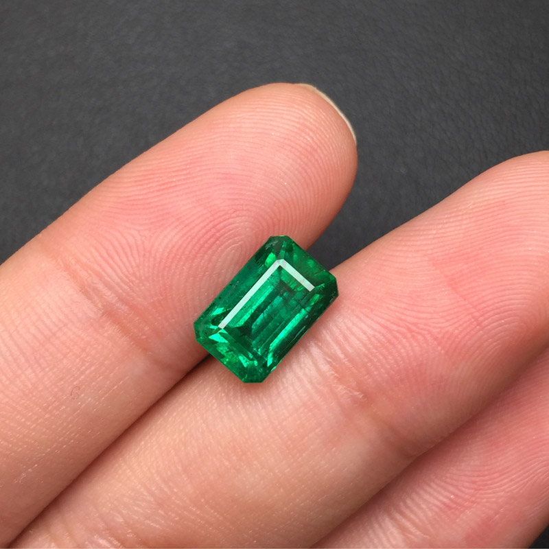 赞比亚 祖母绿裸石3ct GUILD INTENSE GREEN INSIGNIFICANT