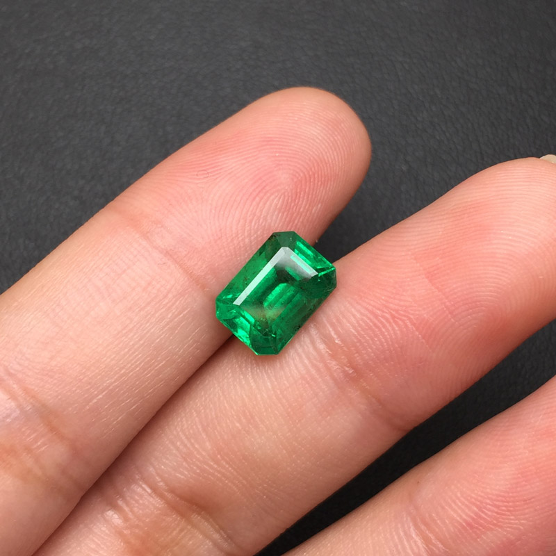 赞比亚 祖母绿裸石2.42ct GUILD INTENE GREEN INSIGNIFICANT