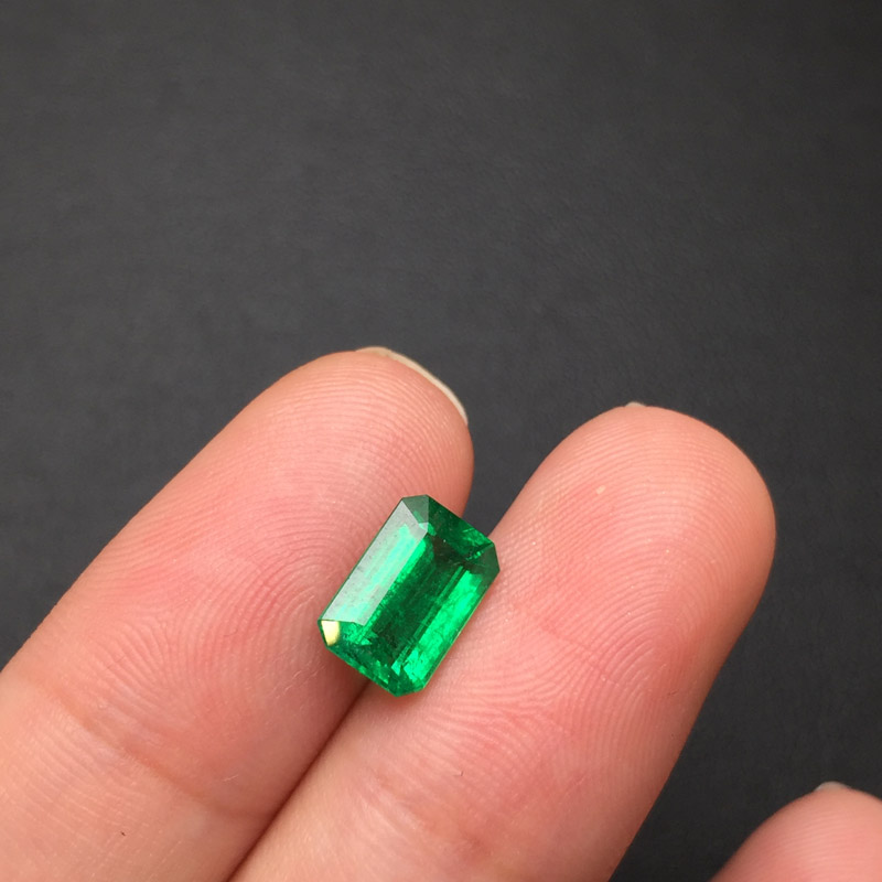 赞比亚 祖母绿裸石1.59ct GUILD INTENSE GREEN INSIGNIFICANT