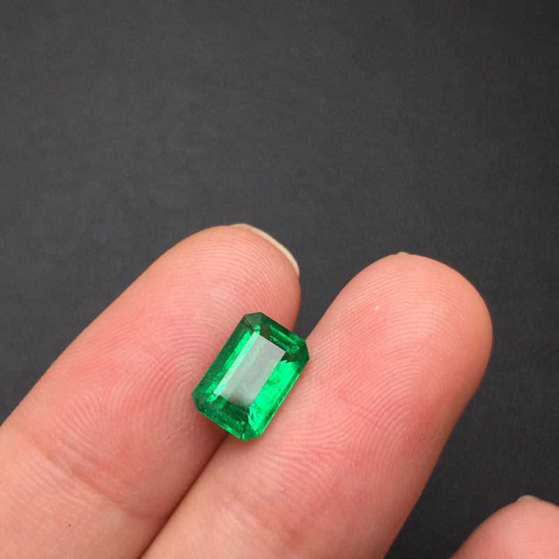 赞比亚 祖母绿裸石1.59ct GUILD INTENSE GREEN INSIGNIFICANT