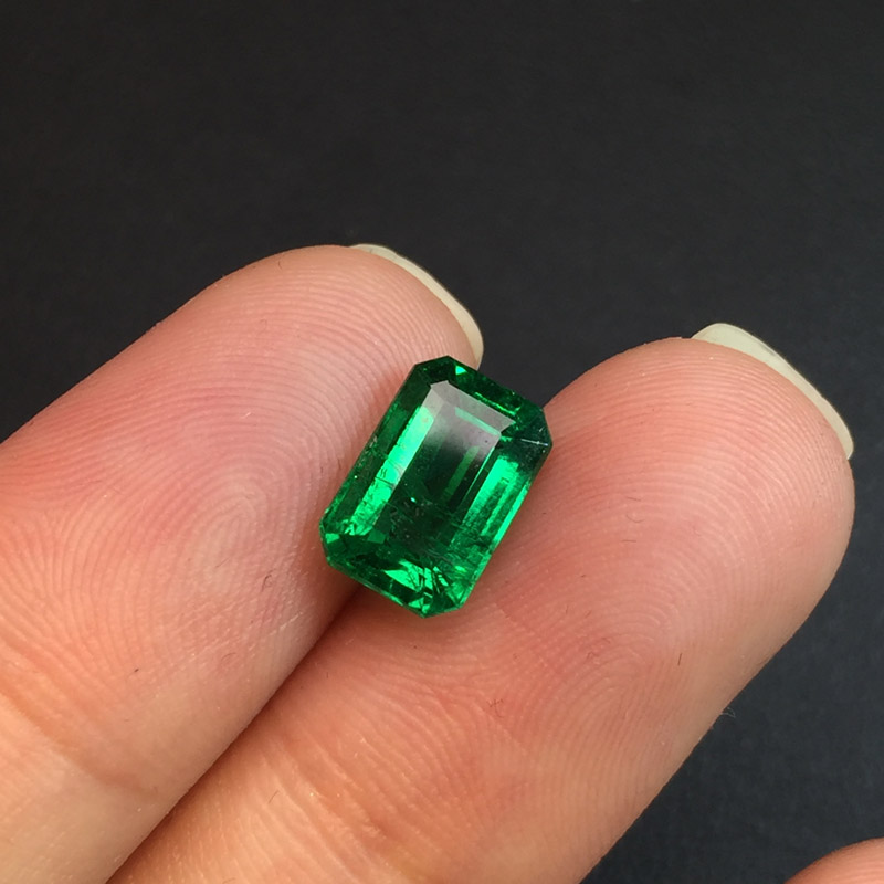 赞比亚 祖母绿裸石1.96ct GRS green Minor