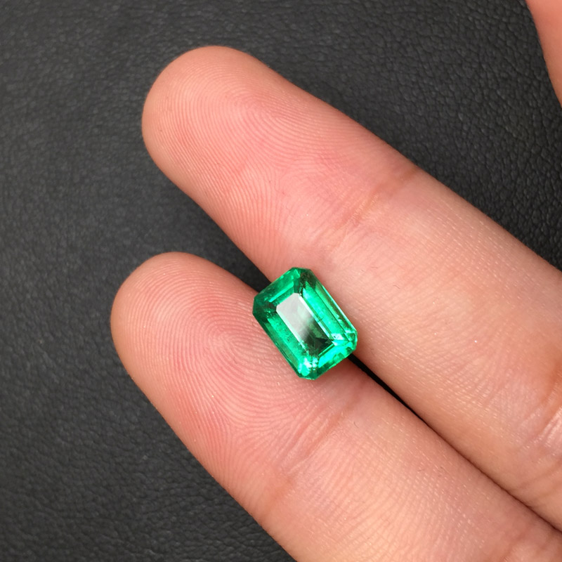 赞比亚 祖母绿裸石1.5ct GUILD MEDIUM GREEN INSIGNIFICANT