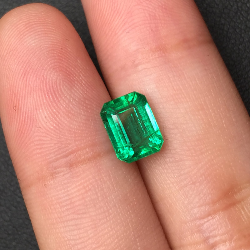 赞比亚 祖母绿裸石1.74ct GUILD MEDIUM GREEN INSIGNIFICANT