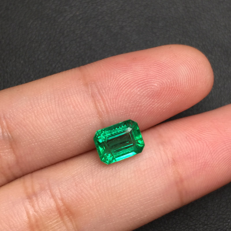 赞比亚 祖母绿裸石1.74ct GUILD MEDIUM GREEN INSIGNIFICANT