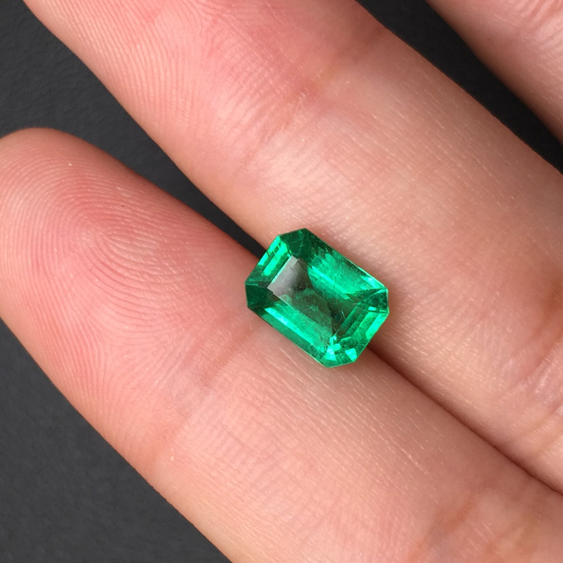 赞比亚 祖母绿裸石1.39ct GUILD MEDIUM GREEN MINOR