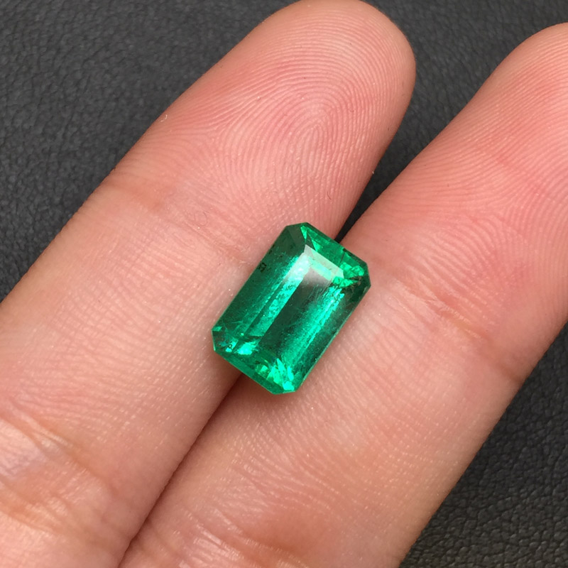 赞比亚 祖母绿裸石2.48ct GUILD MEDIUM GREEN Insignificant
