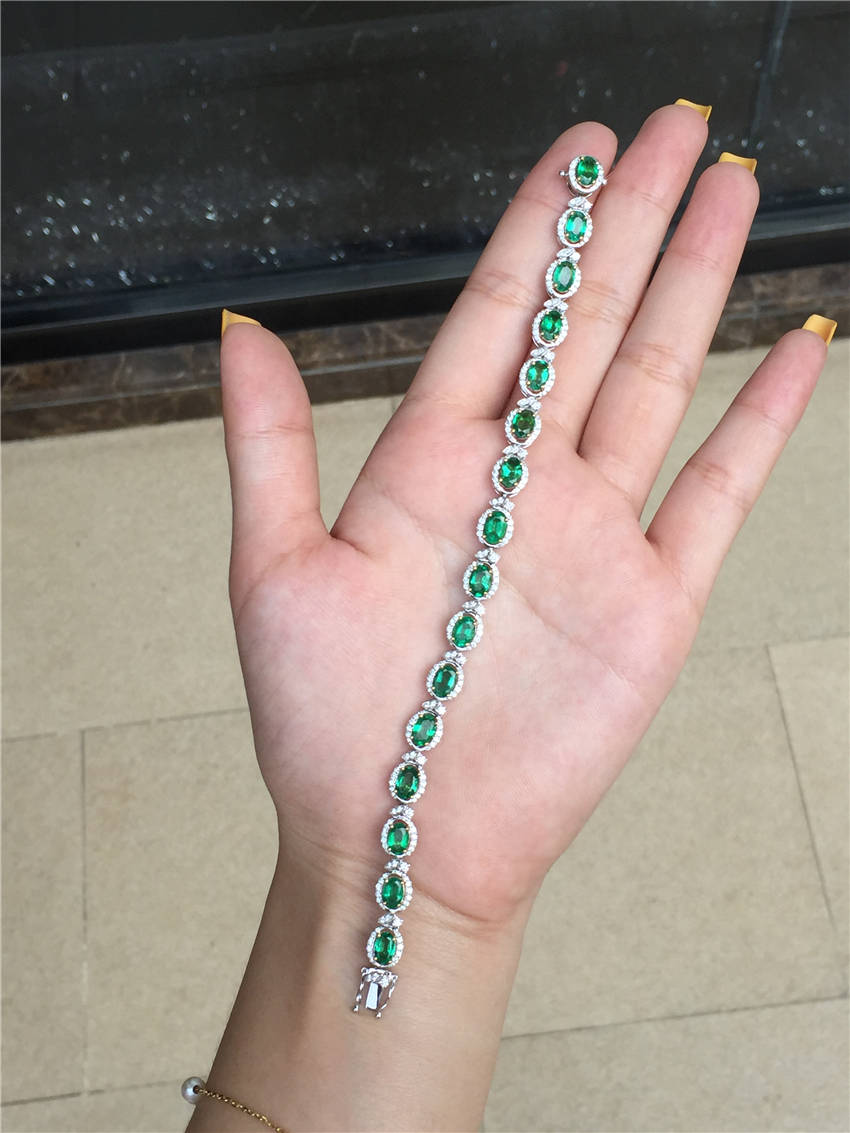白18K金祖母绿手链6.038克拉/16粒