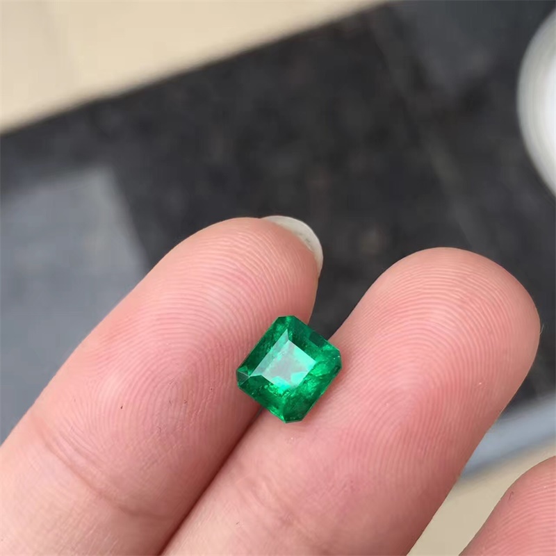 哥伦比亚 祖母绿裸石1.2克拉 GRS vivid green Minor to Moderate