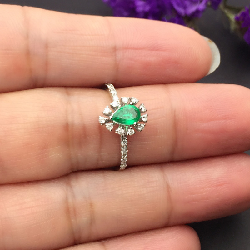 白18K金祖母绿戒指0.33ct