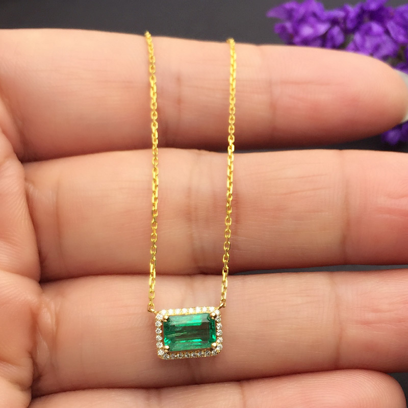 黄18K金祖母绿链牌0.931克拉