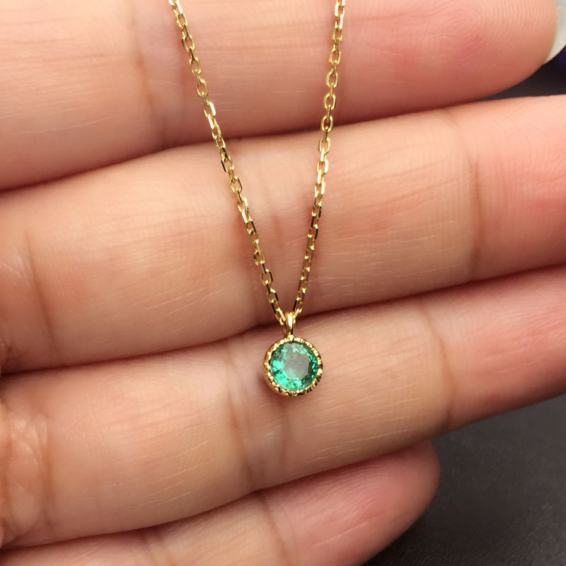 黄18K金祖母绿链牌0.323克拉