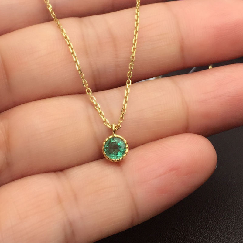 黄18K金祖母绿链牌0.222克拉