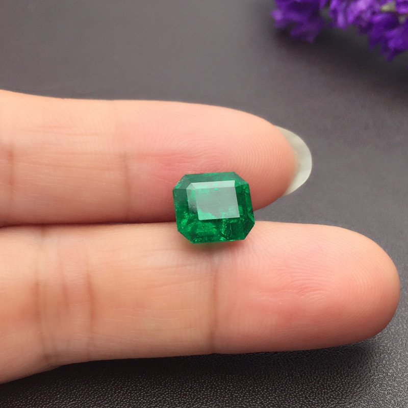 哥伦比亚 祖母绿裸石3.99克拉 GRS vivid Minor to Moderate