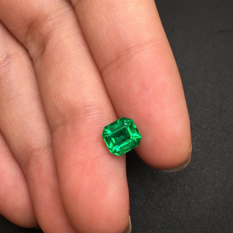 祖母绿裸石 木佐绿 1.08克拉 vivid muzo minor