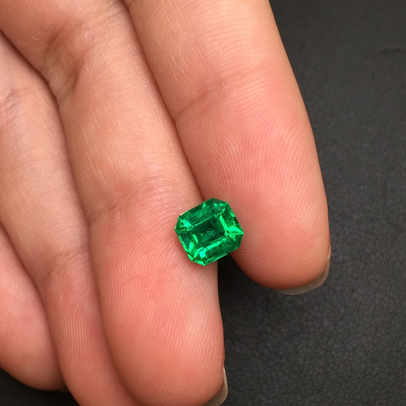 祖母绿裸石 木佐绿 1.08克拉 vivid muzo minor