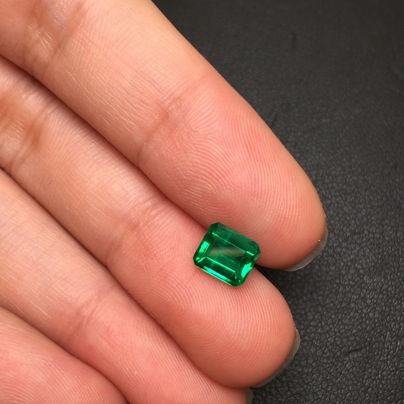 祖母绿裸石 木佐绿 1.01克拉 vivid muzo minor