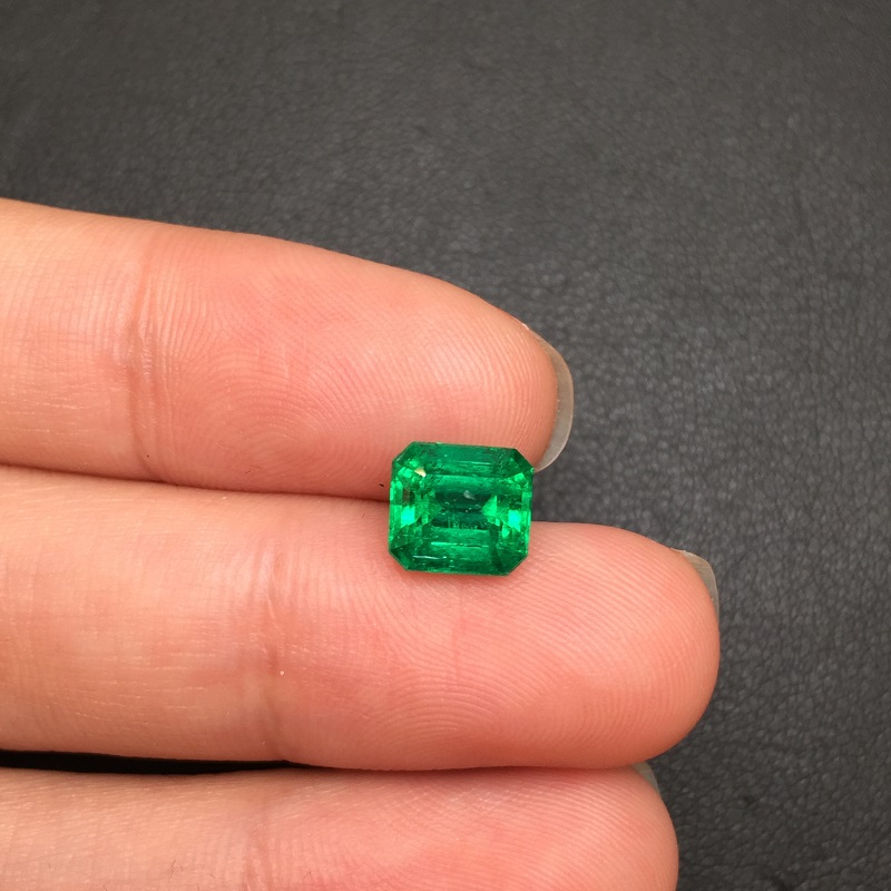 祖母绿裸石 木佐绿 1.50克拉 vivid muzo insignificant