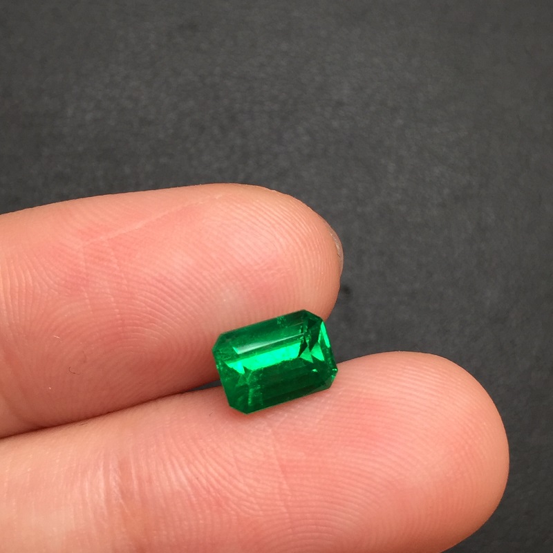 祖母绿裸石 木佐绿 1.12克拉 vivid muzo insignificant