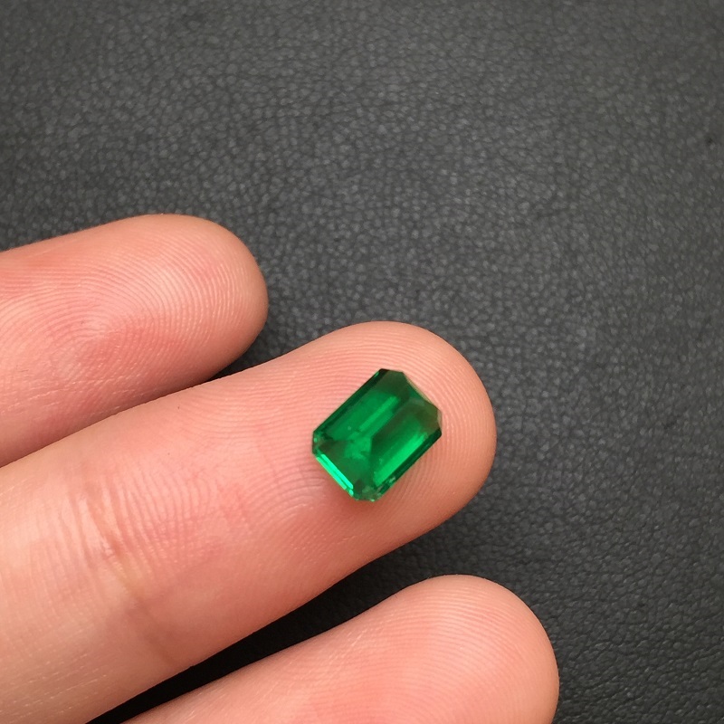 祖母绿裸石 木佐绿 1.12克拉 vivid muzo insignificant